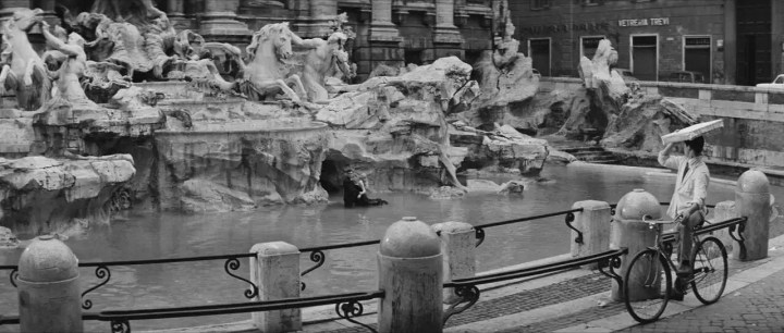 Marcello_Sylvia_trevi_fountain